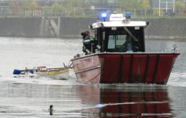 Ruderboot im Schlepptau